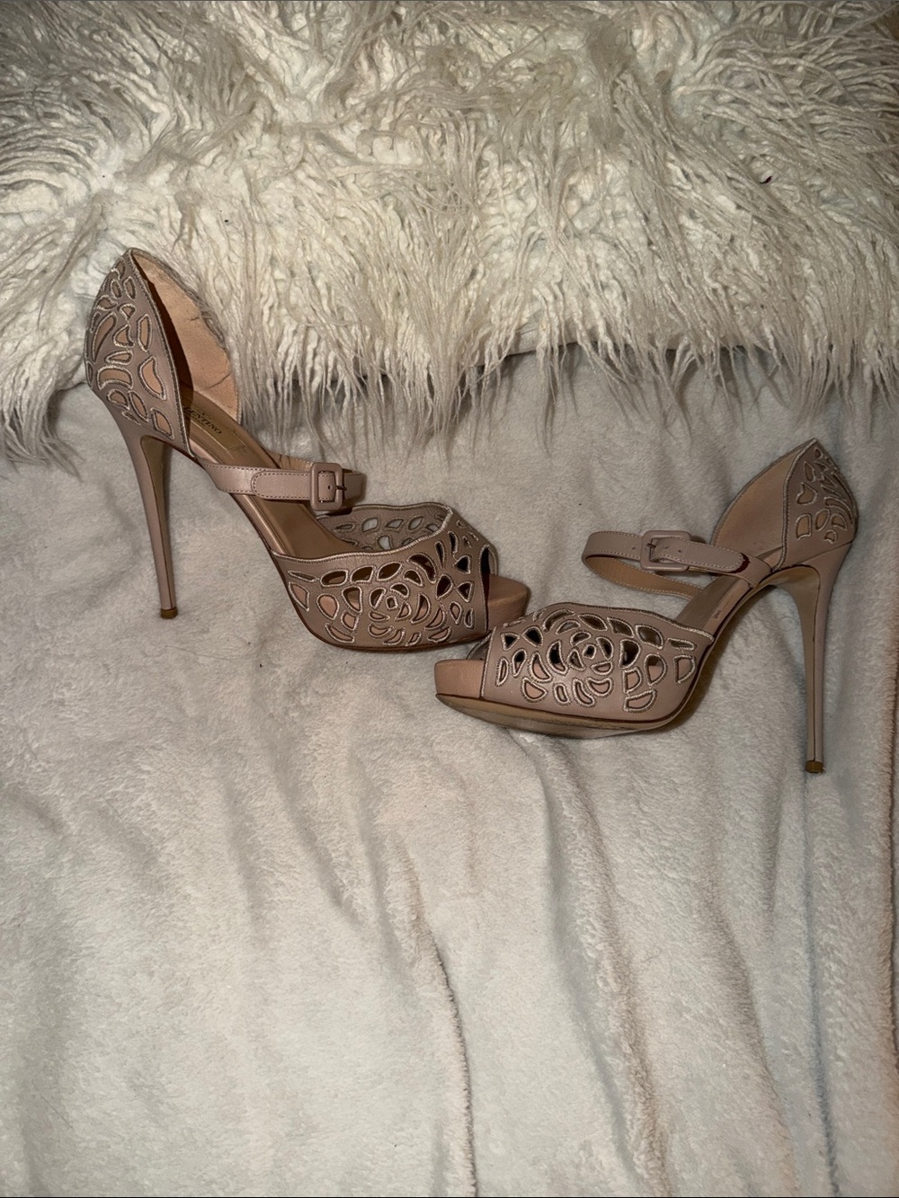 Valentino Garavani Blush Nude Laser-Cut Peep-Toe Heels with Ankle Strap - Picture 3 of 5